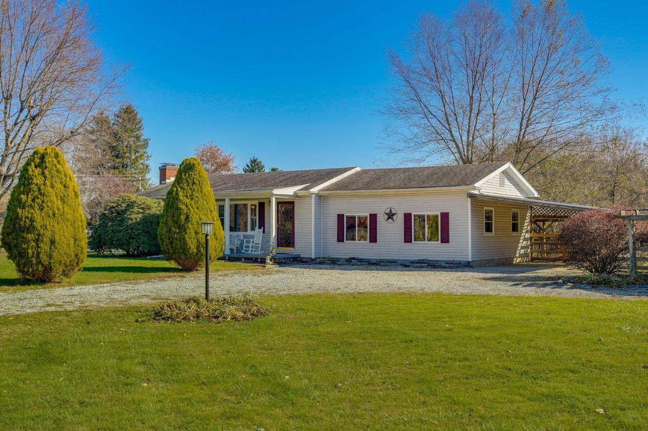 Hocking Hills Hideaway With Hot Tub And Fire Pit! Villa Logan Dış mekan fotoğraf