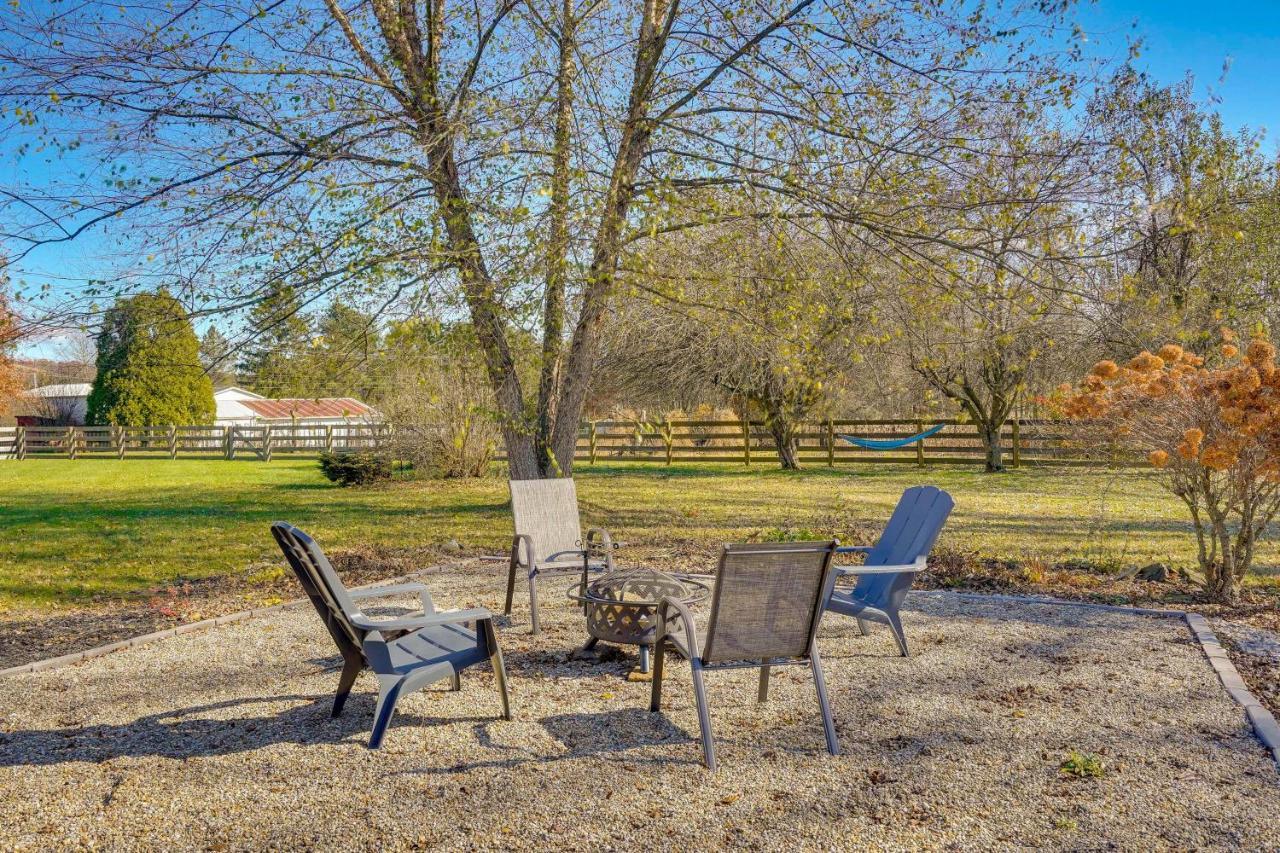 Hocking Hills Hideaway With Hot Tub And Fire Pit! Villa Logan Dış mekan fotoğraf